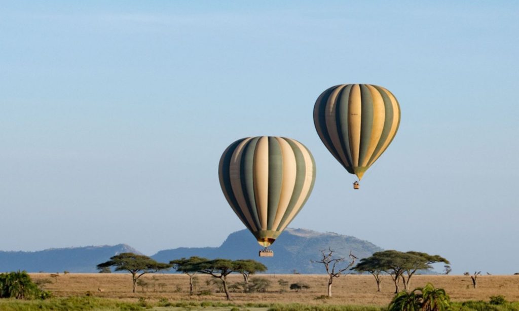 serengeti hot air balloon safari